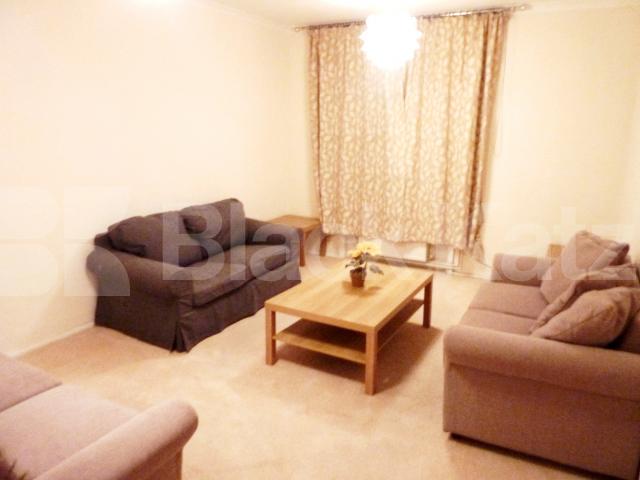 			4 BED - 2 BATH, 4 Bedroom, 1 bath, 1 reception Flat			 Gloucester Gardens, PADDINGTON  BAYSWATER